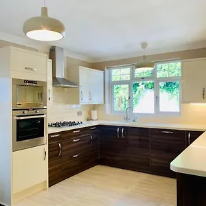 Modern 2 Bedroom Bungalow With Free Parking , Doncaster United Kingdom